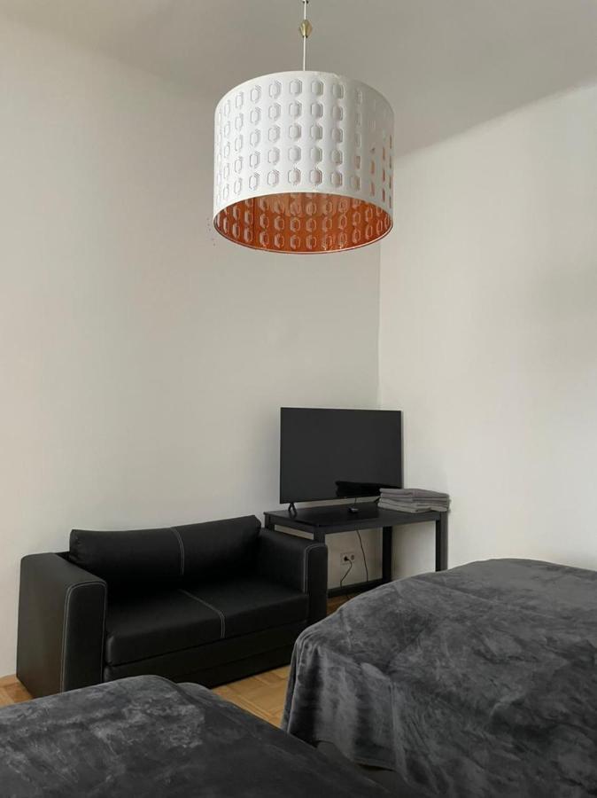 Designer Apartment, 5 Min To Center Apartment *