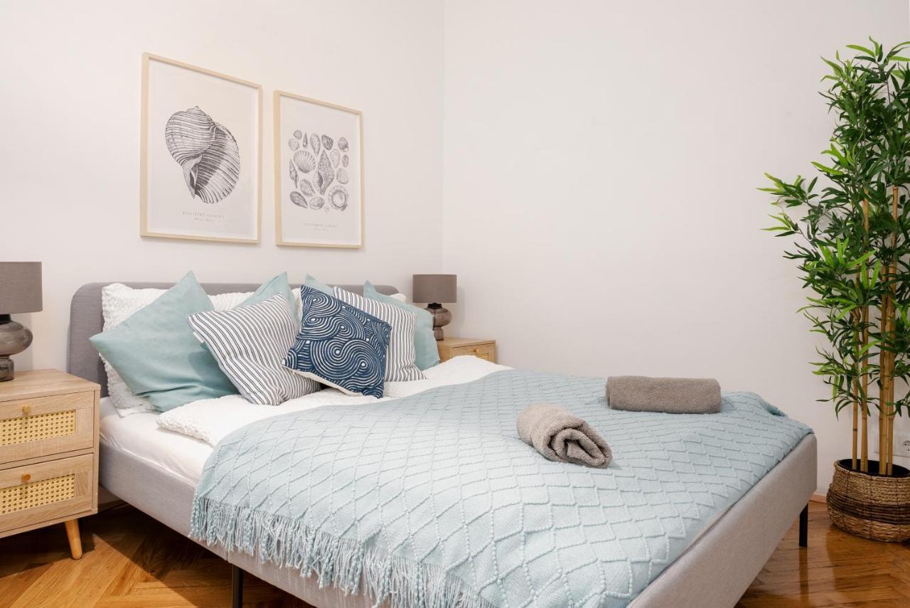 Designer Apartment, 5 Min To Center Apartment *